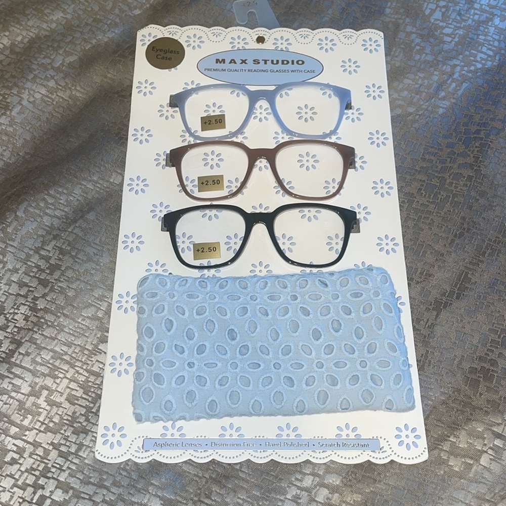 New MAX STUDIO +2.50 Reading Glasses 3 Pair with 1 blue eyelet Case